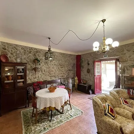 Casa Dos Cabencos * Терраш-ди-Бору